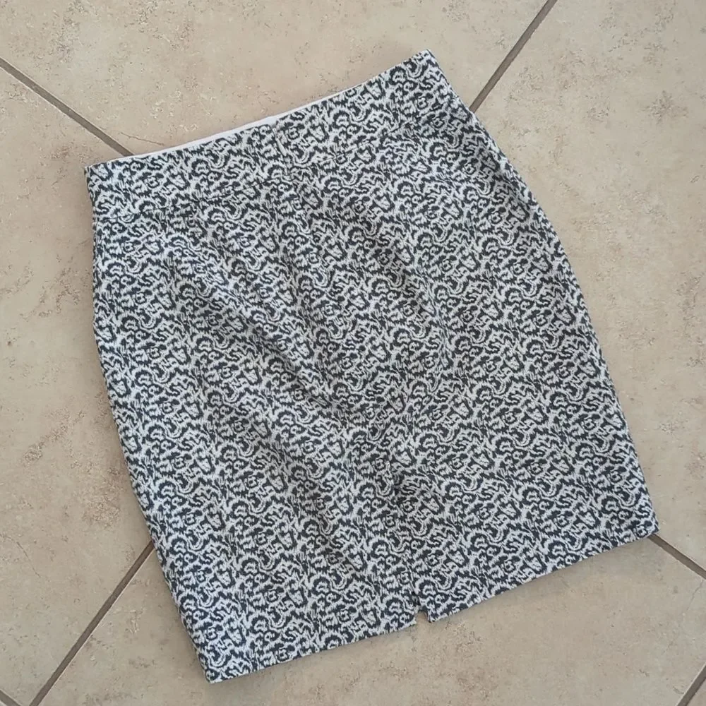 J. Crew Pencil Skirt Black White Geometric Ikat - Size 0